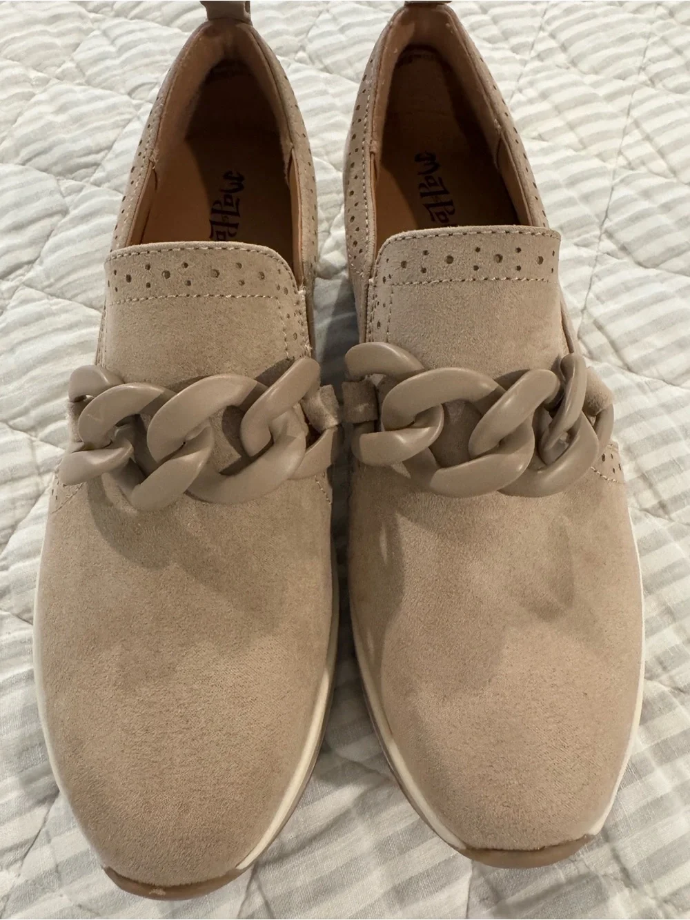 Mad Love sneakers love upper